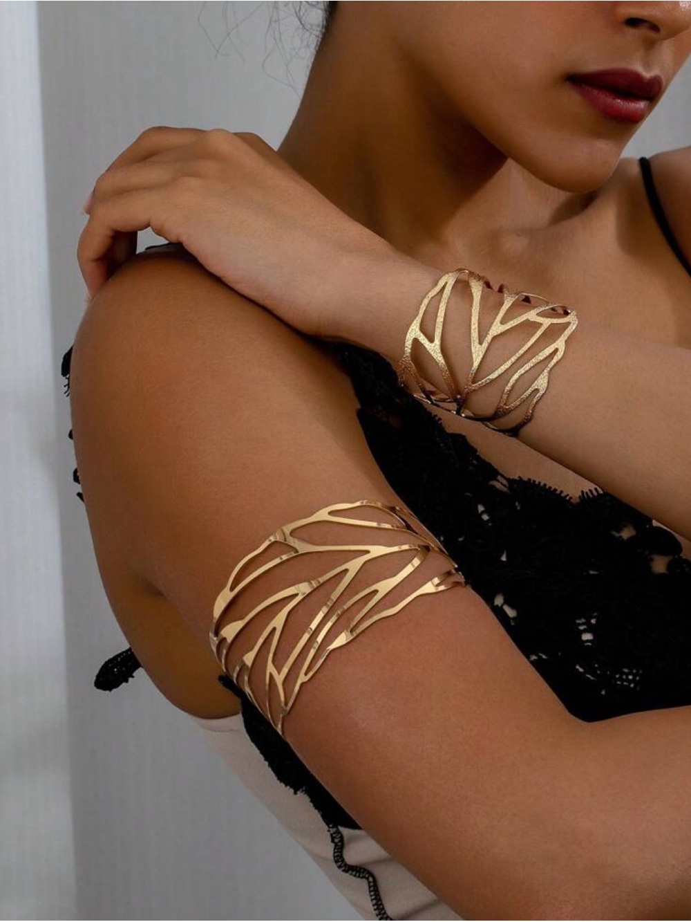 2Pcs Vintage Gold Leaf Cutout Arm Cuff Bracelet Set B04-16